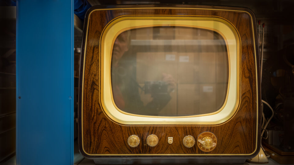 En gammal tv-apparat.